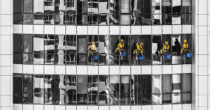 Industrieklettern Fassadenreinigung Sekurantenwartung